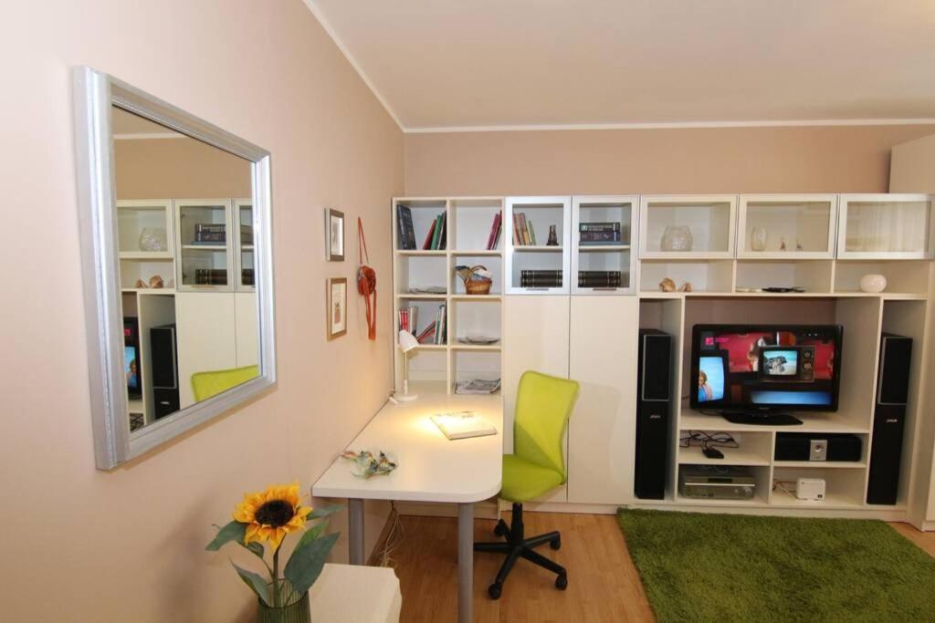Fast Friend - Cozy Apartment In The Center With Private Garage リエカ エクステリア 写真
