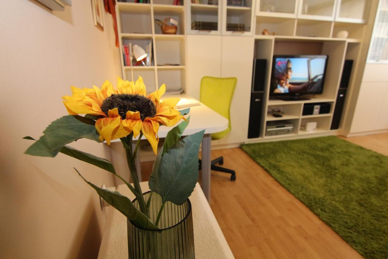 Fast Friend - Cozy Apartment In The Center With Private Garage リエカ エクステリア 写真